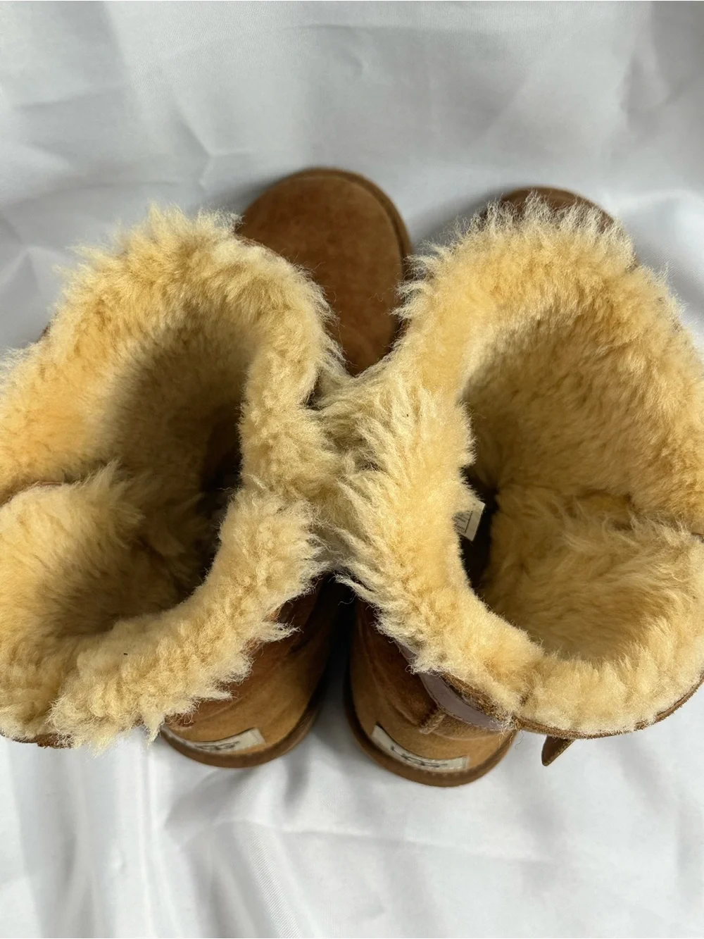 UGG Short Shearling Boots in Chestnut Suede with Cream Lining Size 8